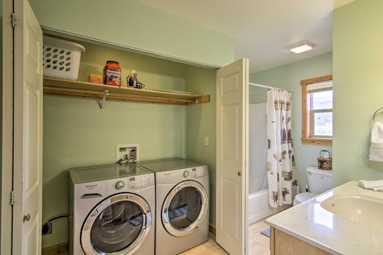 Airy Emigrant Townhome With Sweeping Mtn Views! Extérieur photo
