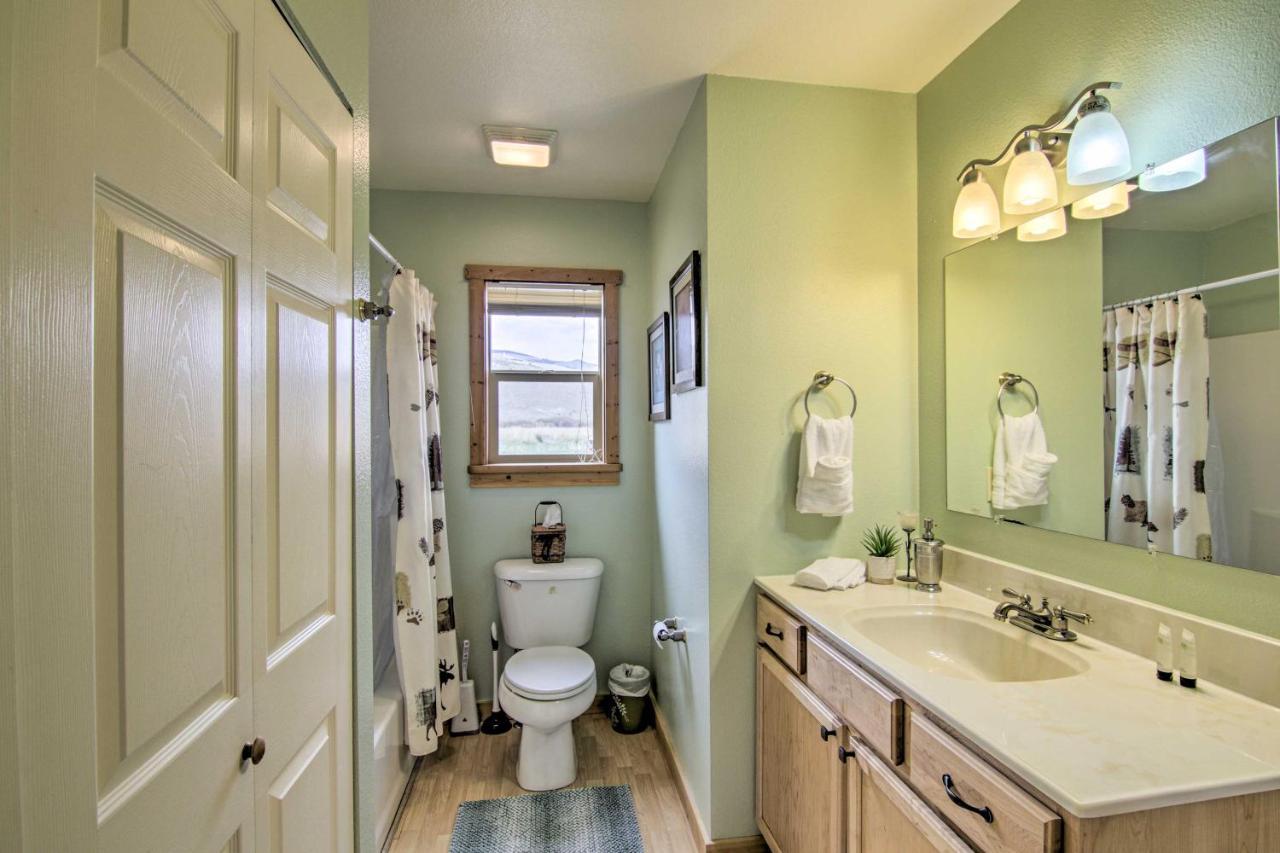 Airy Emigrant Townhome With Sweeping Mtn Views! Extérieur photo